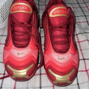 Worn 3 times never really liked them . Great walkin shoes though